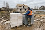 Как выбрать плотность газобетона: D400 против D500 для несущих стен